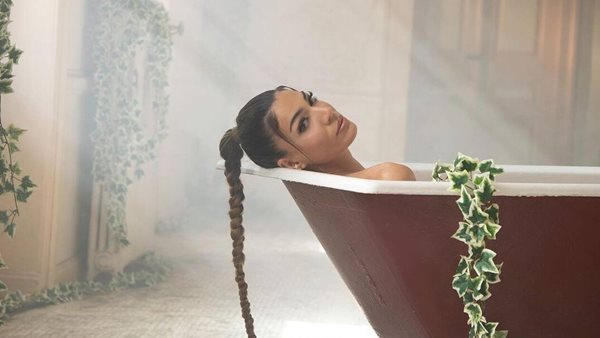 Ήβη Αδάμου - Μας παρουσιάζει τη νέα της συνεργασία με τον Γιώργο Μαζωνάκη