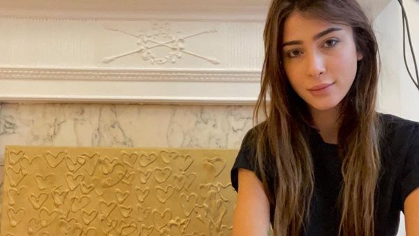 Νατάσα Θεοδωρίδου - Η Χριστιάνα Μπέτα μπήκε (ξανά) στη ντουλάπα της μητέρας της