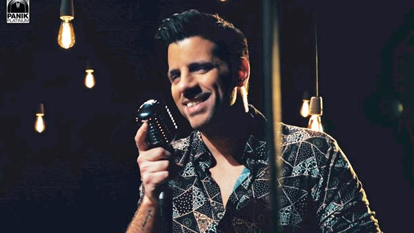 Θοδωρής Φέρρης - Φέρνει το "Στάσου Λίγο" σε unplugged εκδοχή