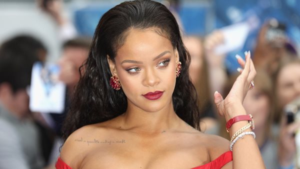 Forbes - H Rihanna μόλις μπήκε στην ετήσια λίστα των δισεκατομμυριούχων