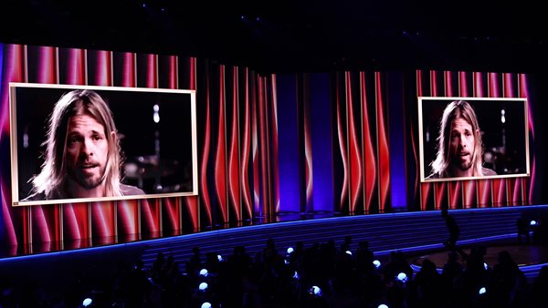 Taylor Hawkins - Τα τηλεοπτικά και on stage tributes της Billie Eilish και των Red Hot Chili Peppers