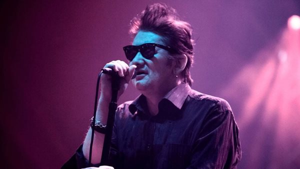 Το "Fairytale of New York" του Shane MacGowan, του frontman των Pogues, δεν είναι ένα τυπικό χριστουγεννιάτικο τραγούδι