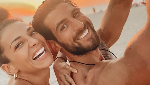 Ελένη Χατζίδου & Ετεοκλής Παύλου - Στο νοσοκομείο η κόρη τους