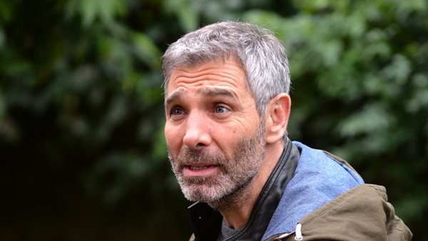 Ο Θοδωρής Αθερίδης εξομολογείται για το "Σ’ αγαπώ, μ’ αγαπάς": "Χρειάστηκε να γυριστεί 31 φορές"