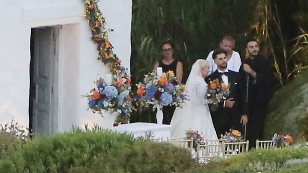 FY και η influencer Αλεξία Κεφαλά παντρεύτηκαν στο Island!