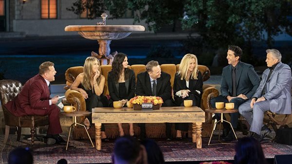 "Friends" - Το cast βρέθηκε στο πιο περίεργο carpool karaoke του James Corden