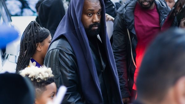 Kanye West:"drops the bomb" με πρωταγωνίστριες τις κόρες του