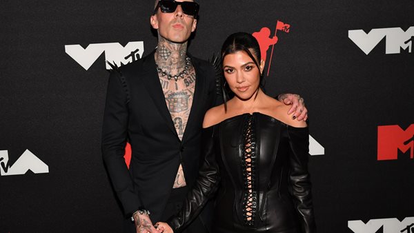 Kourtney Kardashian & Travis Barker - Δέχτηκαν σκληρή κριτική για την "after sex" φωτογραφία τους