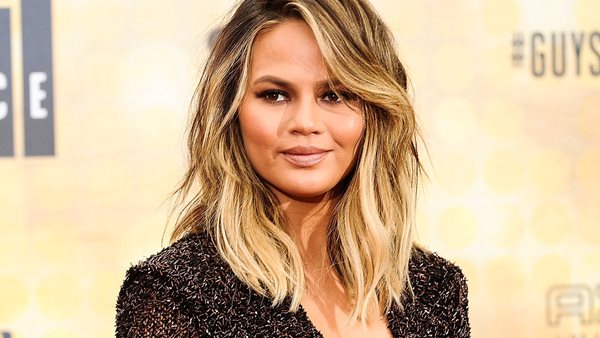 Chrissy Teigen: "Η Kim έκανε ό,τι μπορούσε για να σώσει τον γάμο της"