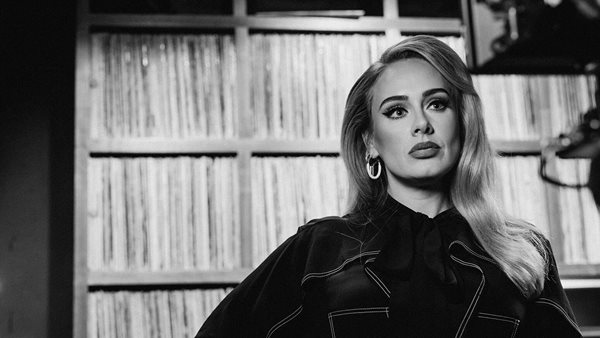 Η Adele έχει πουλήσει περισσότερο από οποιοδήποτε άλλο act μέσα στο 2021