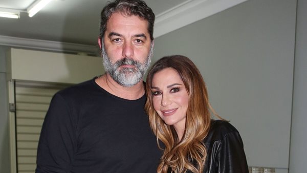 Δέσποινα Βανδή: Η αλήθεια πίσω από το μονόπετρο στο βίντεο με τον Βασίλη Μπισμπίκη