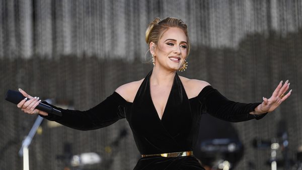 Adele - Επαναπρογραμμάτισε τις ζωντανές εμφανίσεις της στο Las Vegas