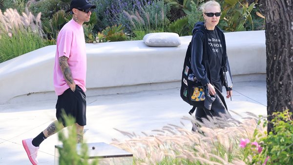 Η Τάμτα και ο Πάρις Κασιδόκωστας, μαζί, στη Μύκονο.