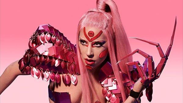 "Chromatica": Η Lady Gaga πουλά σλιπ και στρινγκ μαζί με το νέο της album