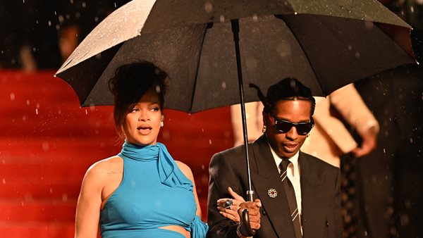 Στρουμφίτα της Υψηλής Ραπτικής, ή αλλιώς Rihanna στις Κάννες