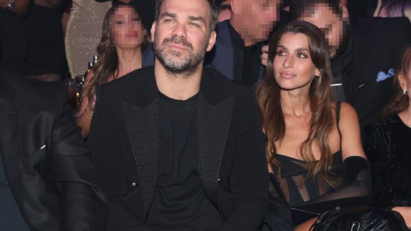 Γιώργος Σαμπάνης και Ιωάννα Σαρρή σε βραδινή έξοδο.