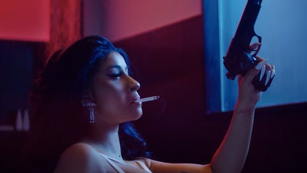Το νέο music video της Cardi B αφήνει πολύ λίγα στη φαντασία