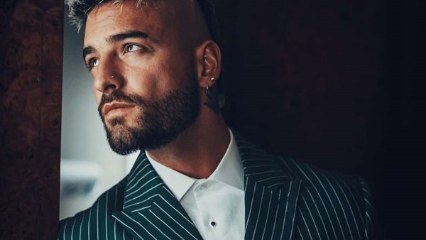 Maluma - Βόλτα με την κοπέλα του στο κέντρο της Αθήνας