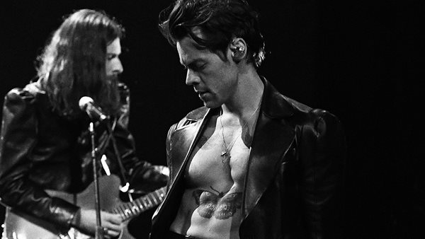 Grammys 2021 - Οι ζωντανές εμφανίσεις και οι backstage στιγμές