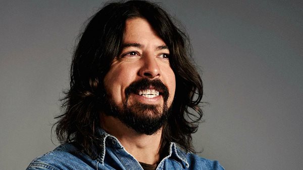 Ο Dave Grohl μοιράζεται το σοκαριστικό μέιλ από τον David Bowie