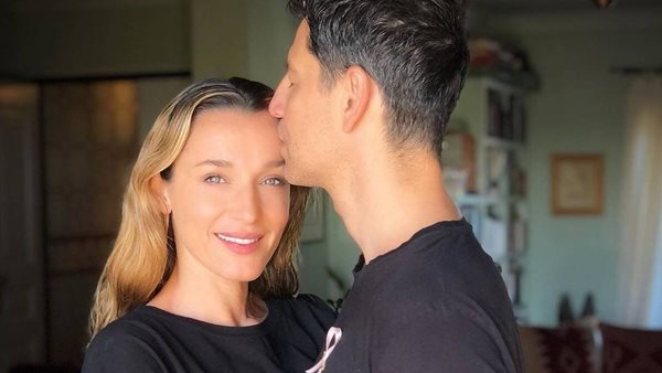 Κάτια Ζυγούλη - Ευχήθηκε "καλό μήνα" με μία οικογενειακή φωτογραφία