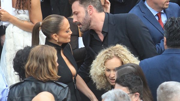 This is Me Now "Αυτή είμαι εγώ τώρα" Νεο JLO αλμπουμ!