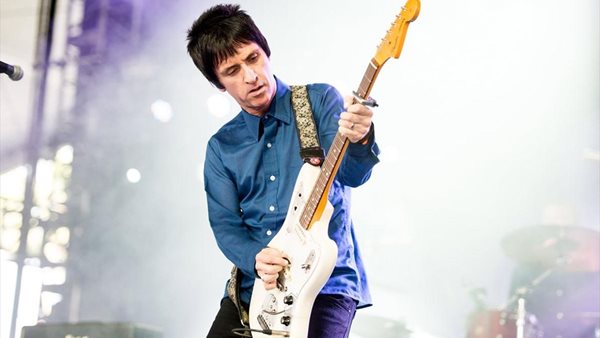 Johnny Marr - Δηλώνει πως δεν είναι "κοντά" με τον Morrissey επειδή είναι "τόσο διαφορετικοί"