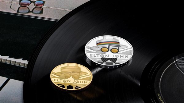 Elton John - Απέκτησε δικό του νόμισμα