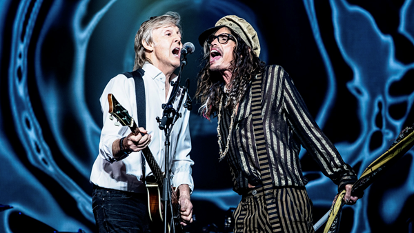 Paul McCartney και Steven Tyler σε cover των Beatles