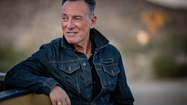 Bruce Spingsteen προς Donald Trump: "Φόρα μια γα**μένη μάσκα"