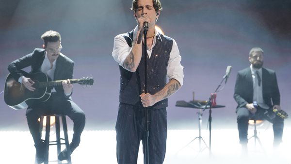 "Next Summer" ακούστε την ερωτική μπαλάντα του Damiano.