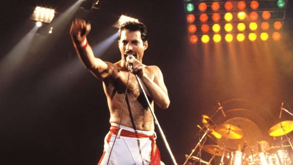 Χειρόγραφοι στίχοι του Freddie Mercury των Queen αναμένεται να αγγίξουν τις 150.000 λίρες σε δημοπρασία