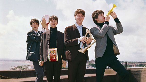 O Sam Mendes ετοιμάζει τετραλογία για τη ζωή των Beatles