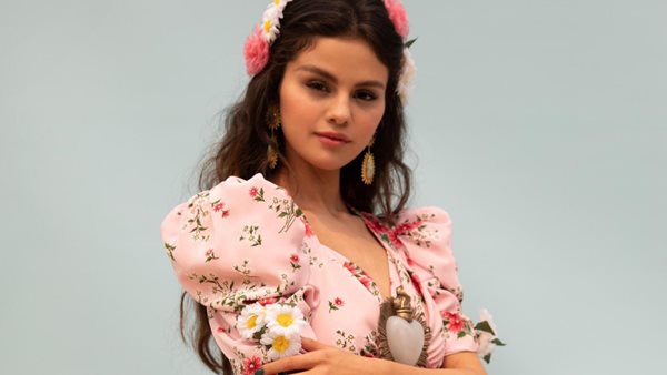 Selena Gomez - Πώς ένα φόρεμα διαμόρφωσε την αυτοπεποίθησή της