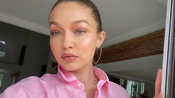 Gigi Hadid - Αναλαμβάνει παρουσίαση fashion show στο Netflix