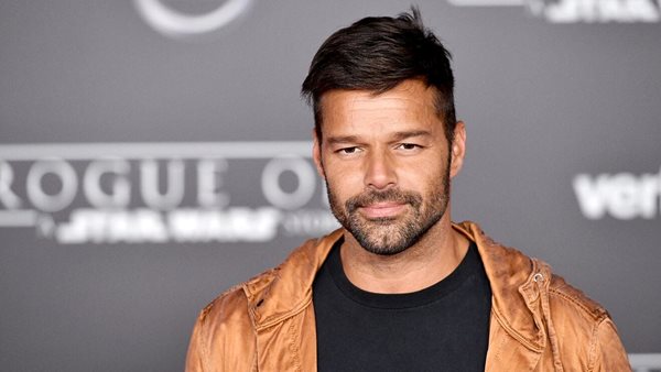 Ricky Martin - Αντιμέτωπος με κατηγορίες σεξουαλικών επιθέσεων από μέλος της οικογένειας του