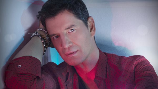 Ο κήπος του Σάκη Ρουβά και το δικό του μήνυμα για όσα βιώνουμε