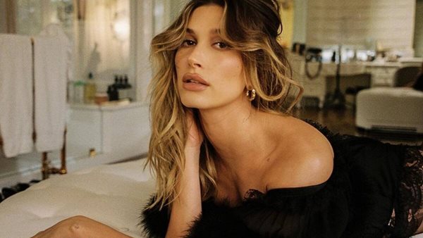 Hailey Bieber - Το ένα τατουάζ για το οποίο μετανιώνει