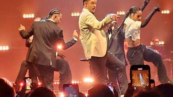 O Justin Timberlake έκλεισε χτες τα 43 στη Νέα Υόρκη!