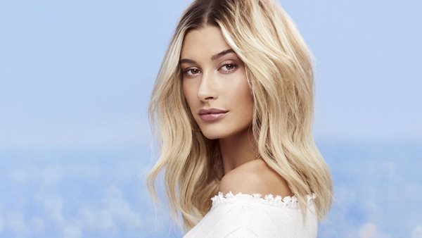 Η Hailey Bieber αποκάλυψε γιατί διέγραψε τον λογαριασμό της στο Twitter