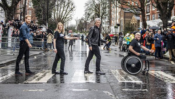 Bon Jovi: Η καινούρια εκδοχή του "Unbroken" με τη χορωδία των Invictus Games
