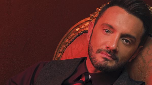 Ο Χρήστος Μενιδιάτης κάνει flashback στο 1994 με το single "Μπορεί"