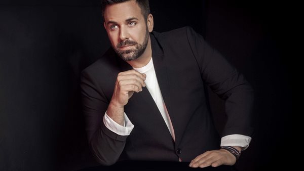 Γιώργος Γιαννιάς - Προετοιμάζει ένα υπέροχο streaming living concert