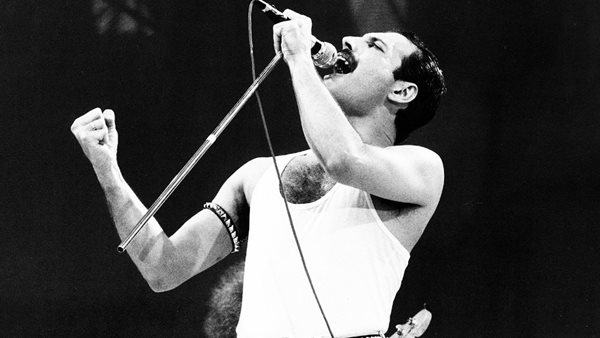 Brian May: "Ο Freddie εάν ζούσε, θα γυρνούσε πάντα στην οικογένεια των Queen"