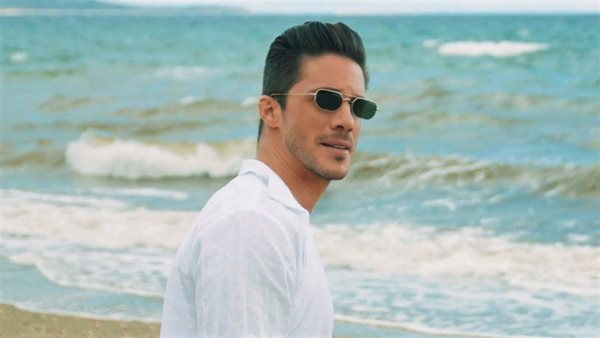 Σαρωτική επιτυχία για το νέο single του Νίκου Οικονομόπουλου