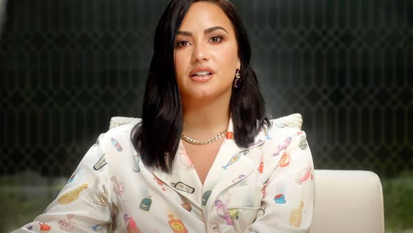 Demi Lovato - Αυτοπροσδιορίζεται πλέον ως non binary άτομο