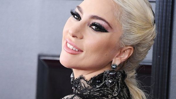 Lady Gaga: "Το καλύτερο που μπορούμε να κάνουμε είναι να μπούμε σε οικειοθελή καραντίνα"