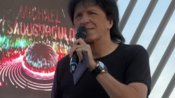 Colour Day Festival με star dj τον Μιχάλη Τσαουσόπουλο!