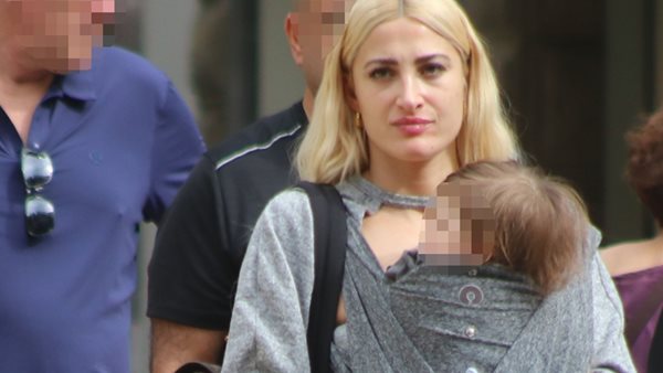 Ιωάννα Τούνη και Πάρης στο κέντρο της Αθήνας