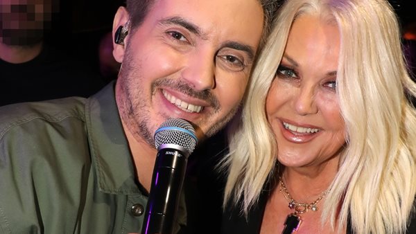 Η Ρούλα Κορομηλά στη συναυλία των Χατζηγιάννη/Κορκολή!